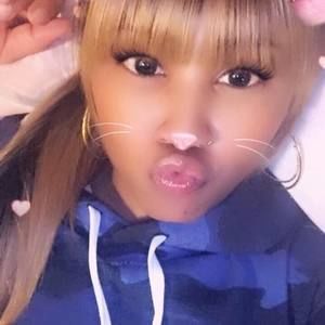 Meet your Posher, Saraunna